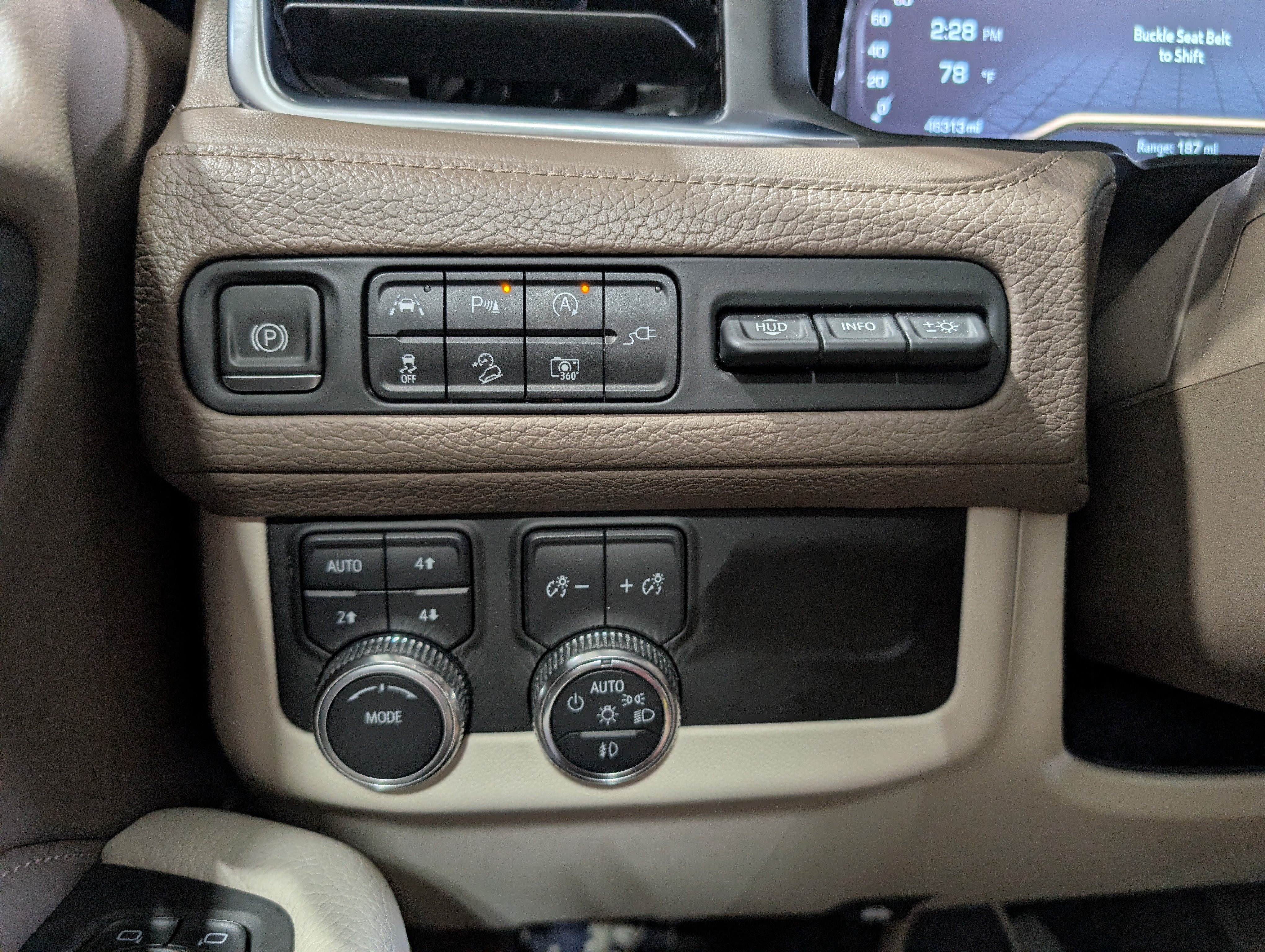 Used 2022 GMC Yukon Denali AWD/4WD image 25