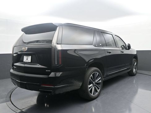 Used 2025 Cadillac Escalade ESV Sport w/ Touring Package AWD/4WD image 7