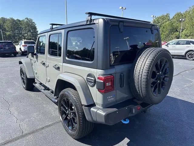 Used 2023 Jeep Wrangler Unlimited Sahara AWD/4WD image 5