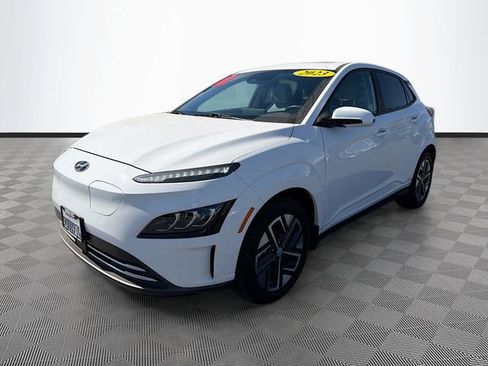 Used 2023 Hyundai Kona Limited FWD image 3