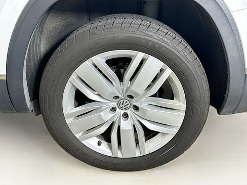 Used 2018 Volkswagen Atlas SEL Premium image 11