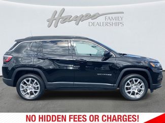 Used 2022 Jeep Compass Latitude video 2