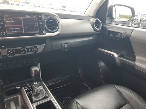 Certified 2020 Toyota Tacoma SR5 image 26