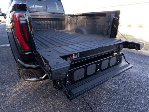 Used 2024 GMC Sierra 2500 AT4 w/ AT4 Premium Plus Package image 13