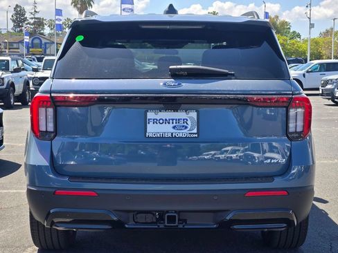 New 2026 Ford Explorer ST-Line w/ ST-Line Street Pack AWD/4WD image 5