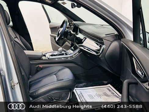 Certified 2025 Audi Q7 2.0T Premium Plus w/ Convenience Plus Package AWD/4WD image 9