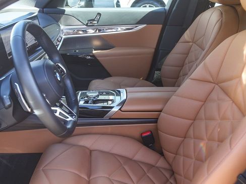 Used 2023 BMW 740i RWD image 14