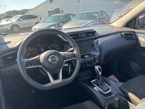 Used 2019 Nissan Rogue Sport S w/ Appearance Package FWD image 12
