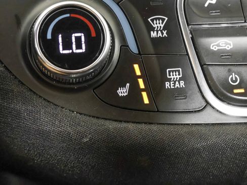 Used 2023 Chevrolet Malibu LT FWD image 31