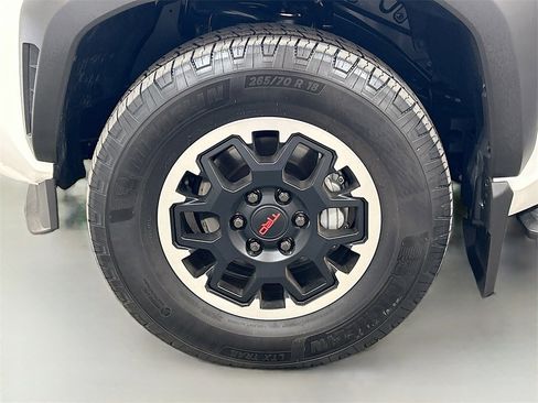 Used 2025 Toyota 4Runner TRD Off-Road image 28