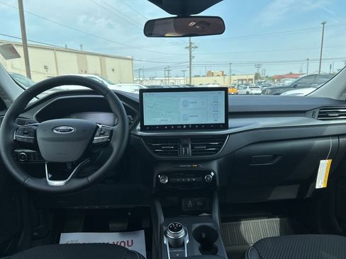 New 2025 Ford Escape SE image 31