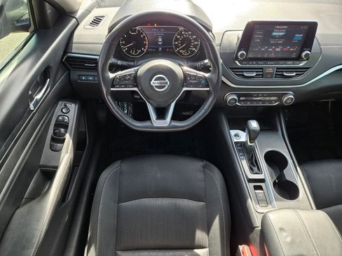 Used 2019 Nissan Altima 2.5 SV FWD image 13