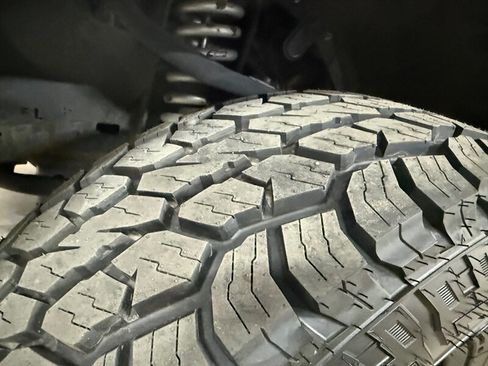 Used 2008 Toyota 4Runner SR5 AWD/4WD image 18