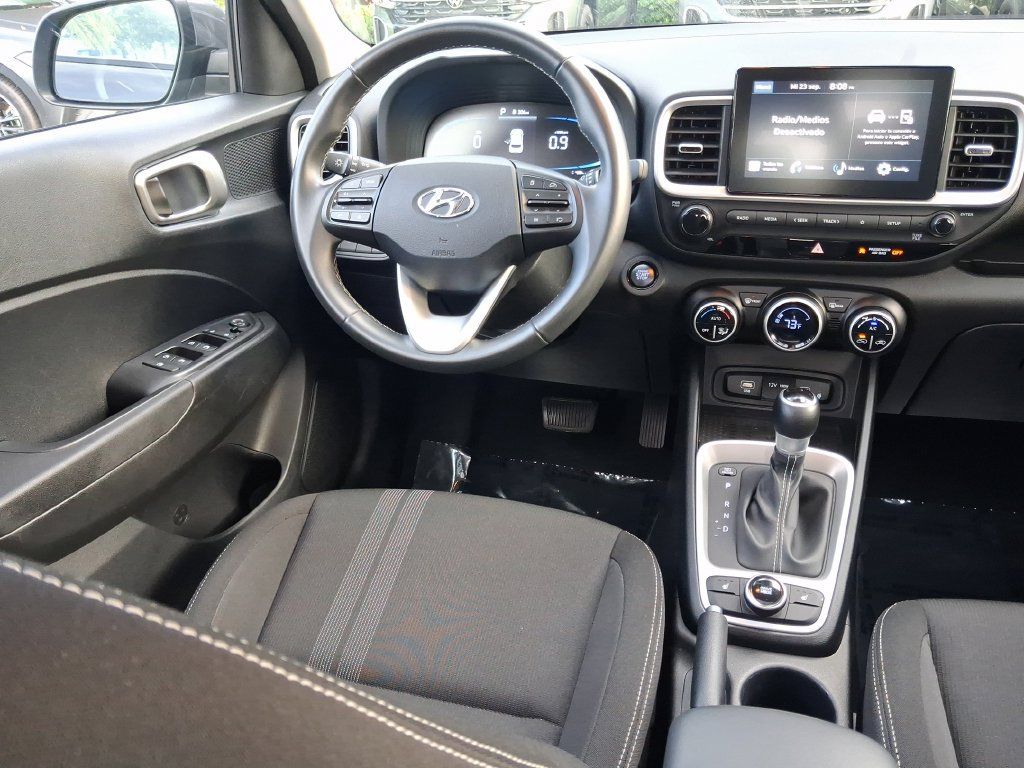 Used 2026 Hyundai Venue SEL FWD image 16