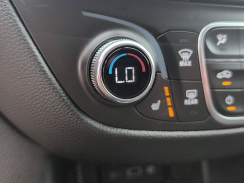 Used 2024 Chevrolet Equinox LT AWD/4WD image 30