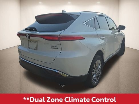 Used 2021 Toyota Venza XLE w/ Softex Package image 4