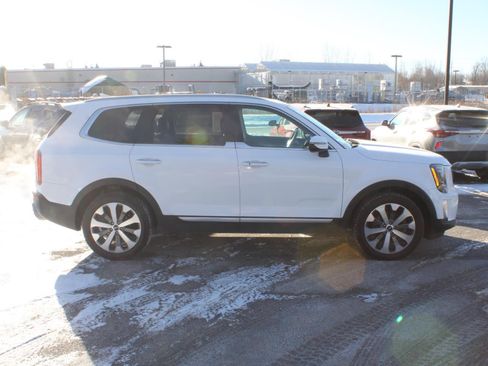 Certified 2022 Kia Telluride S image 4