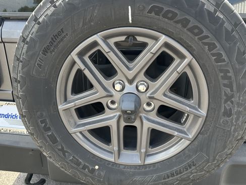 Used 2024 Jeep Wrangler Unlimited Sport AWD/4WD image 14