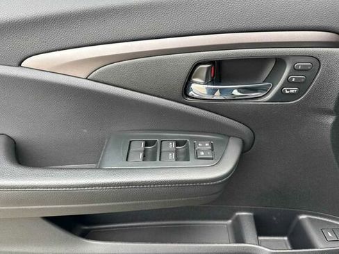 Certified 2022 Honda Pilot Special Edition image 11