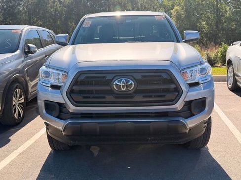 Used 2019 Toyota Tacoma SR w/ SR Convenience Package image 2