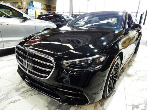 Used 2023 Mercedes-Benz S 580 4MATIC Sedan w/ AMG Line image 11