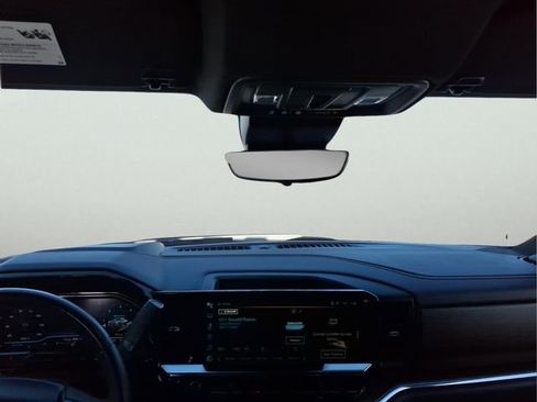 Used 2024 Chevrolet Silverado 3500 High Country w/ Technology Package image 17