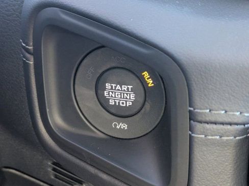 Used 2026 Jeep Wrangler Unlimited Sahara AWD/4WD image 24