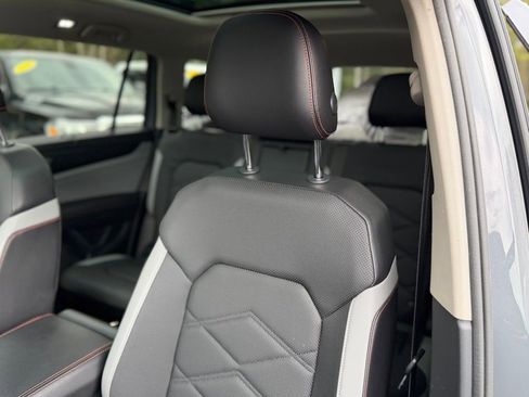 Used 2024 Volkswagen Atlas Peak Edition SEL image 7