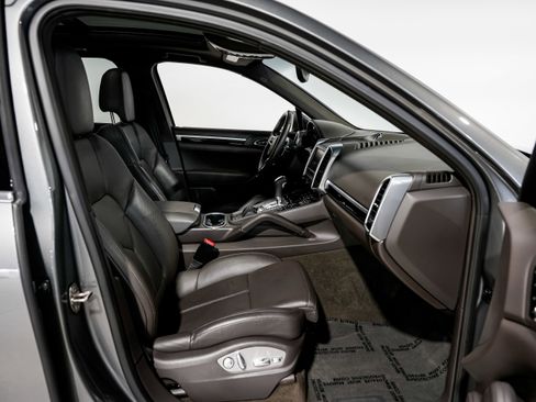 Used 2015 Porsche Cayenne Diesel image 24