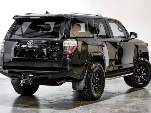 Used 2016 Toyota 4Runner SR5 Premium AWD/4WD image 11