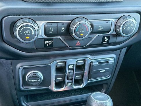 Used 2020 Jeep Gladiator Sport w/ Quick Order Package 24S AWD/4WD image 12