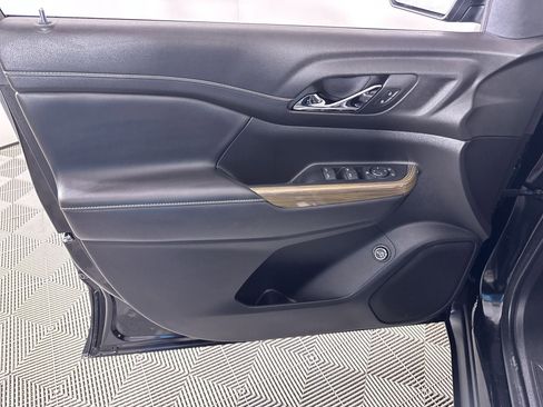 Used 2023 GMC Acadia SLE w/ Driver Convenience Package image 59