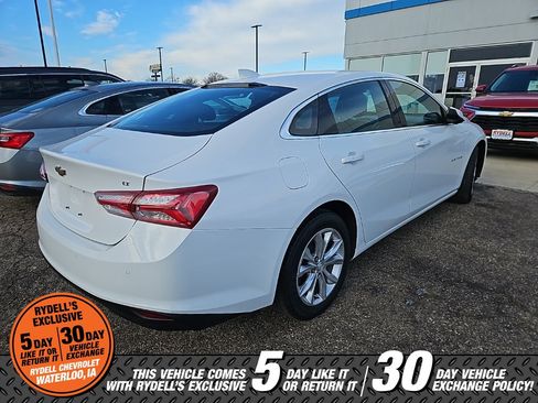 Used 2019 Chevrolet Malibu LT w/ Driver Confidence Package image 3