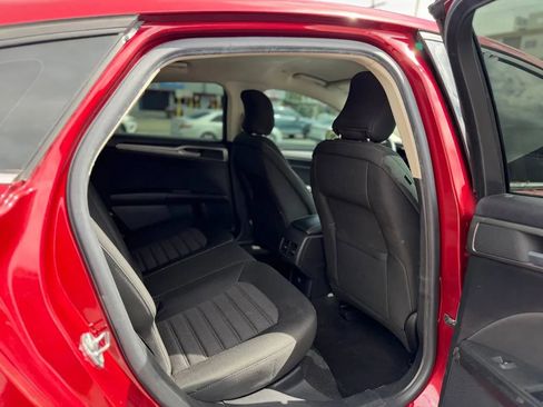 Used 2019 Ford Fusion SE FWD image 26
