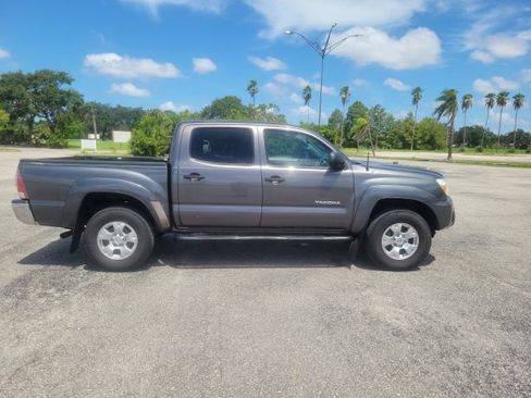 Used 2013 Toyota Tacoma PreRunner w/ SR5 Pkg RWD image 4