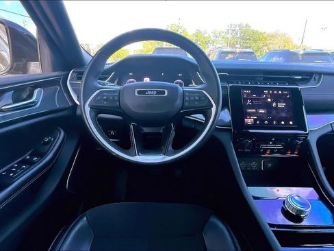 Used 2022 Jeep Grand Cherokee Altitude image 8