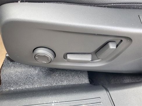 New 2026 Volvo XC40 B5 Plus w/ Protection Package Premier image 14