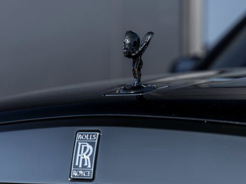 Used 2023 Rolls-Royce Cullinan Black Badge w/ Dark Exterior Package image 18