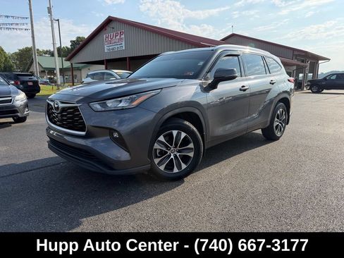 Used 2020 Toyota Highlander XLE AWD/4WD image 1