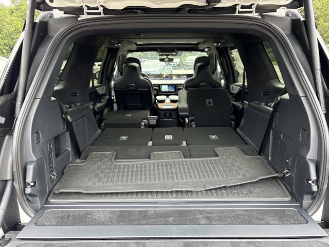 New 2027 Lincoln Navigator Black Label AWD/4WD image 12