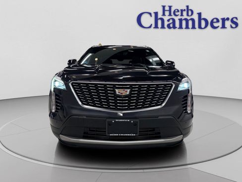 Certified 2022 Cadillac XT4 Premium Luxury w/ Enhanced Visibility Package image 4