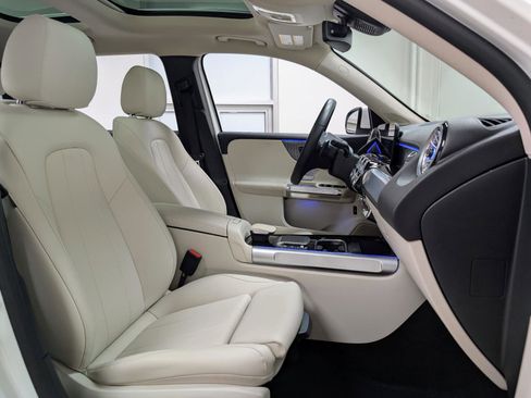 Used 2023 Mercedes-Benz EQB 300 4MATIC w/ Exclusive Package image 27