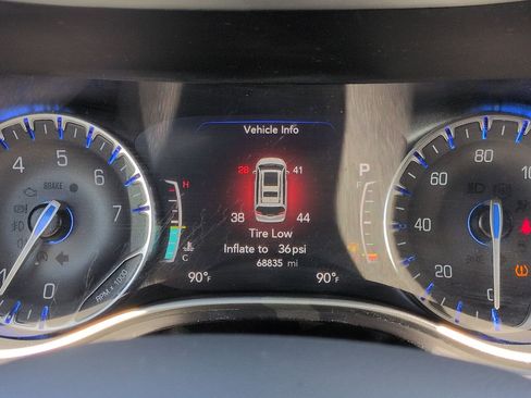 Used 2022 Chrysler Pacifica Touring-L FWD image 28