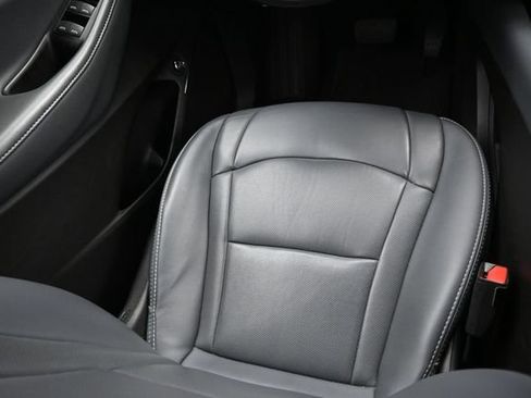 Used 2023 Buick Enclave Essence FWD image 11