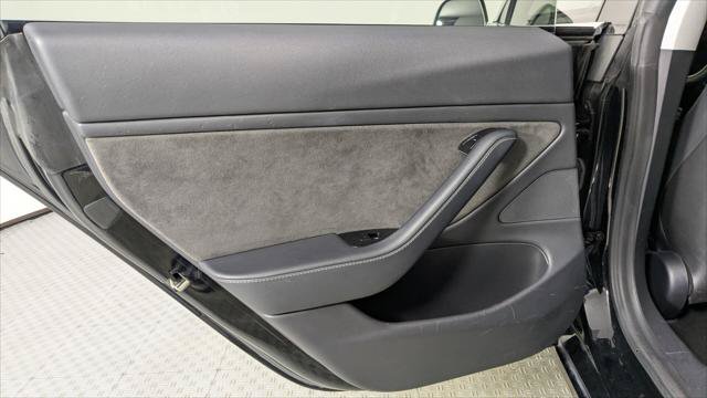 Used 2018 Tesla Model 3 Long Range RWD image 12