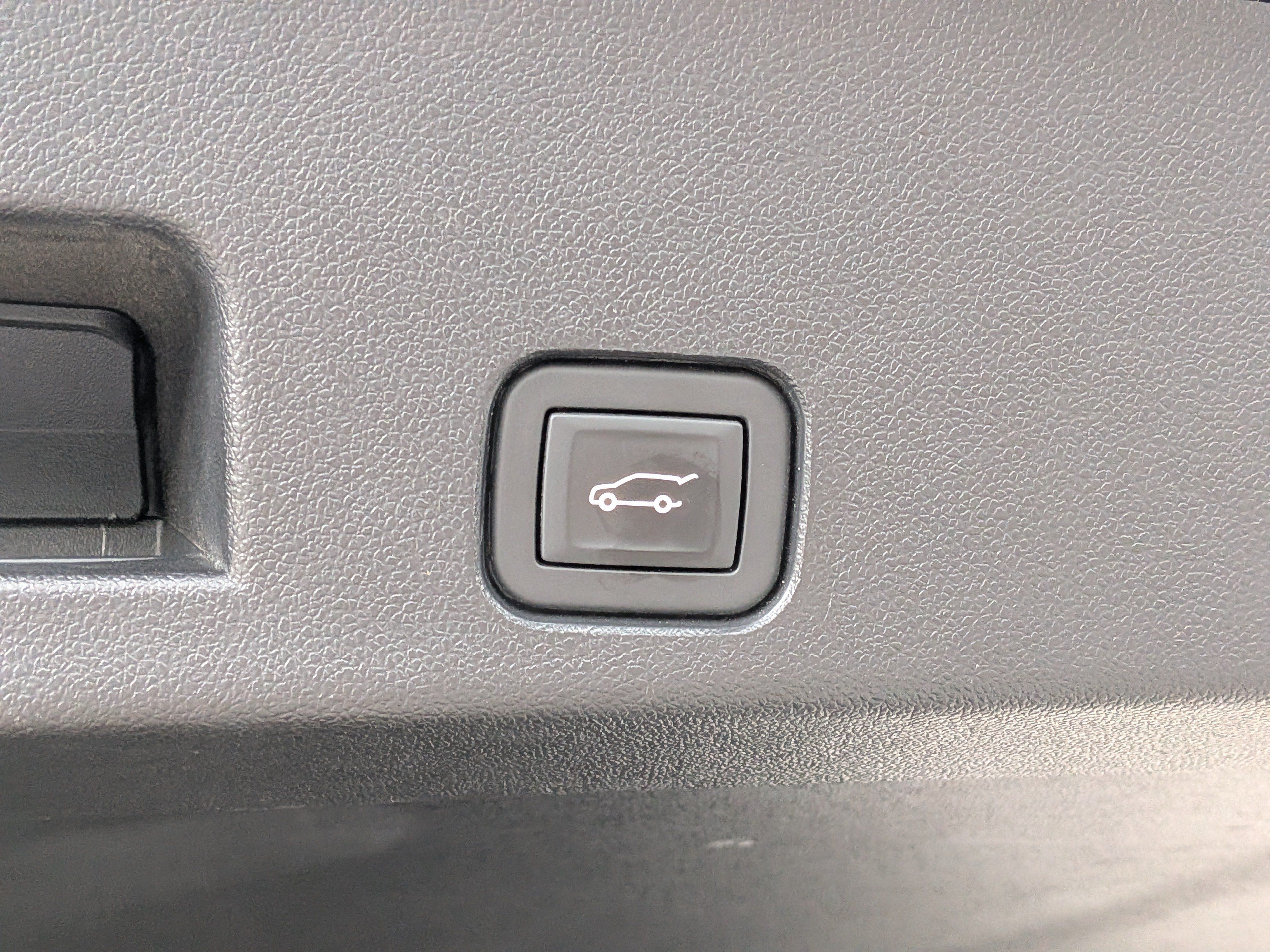 Used 2024 Chevrolet Traverse LT FWD image 14
