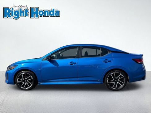 Used 2025 Nissan Sentra SR FWD image 3
