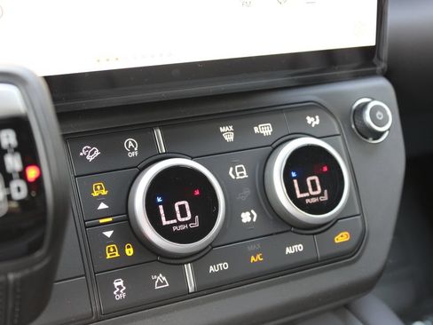 New 2026 Land Rover Defender 110 S AWD/4WD image 14