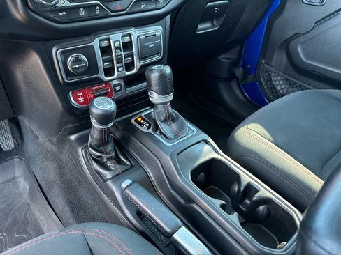 Used 2018 Jeep Wrangler Unlimited Rubicon AWD/4WD image 25