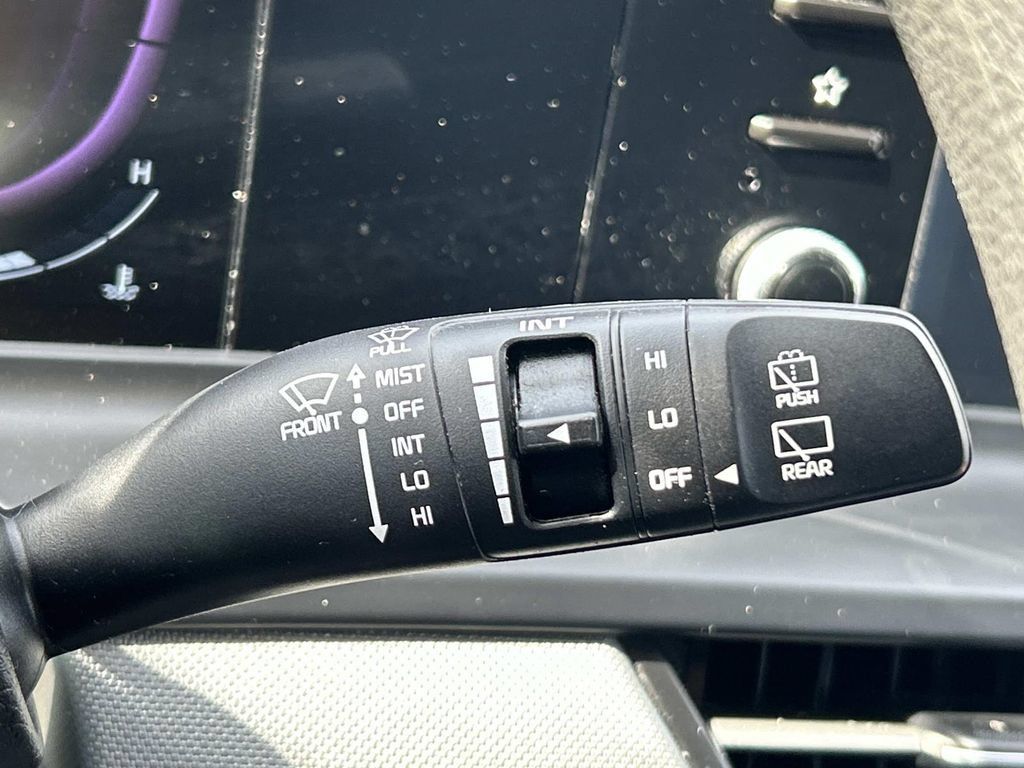 Used 2024 Kia Seltos LX AWD/4WD image 28